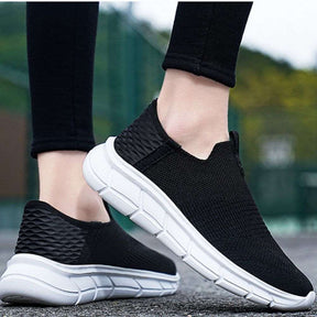 Women's Roamer Slip-Ons Black